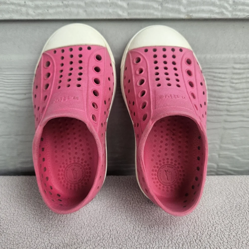 Native Jefferson Pink White Girl SZ C6 Slip-On Water Shoes